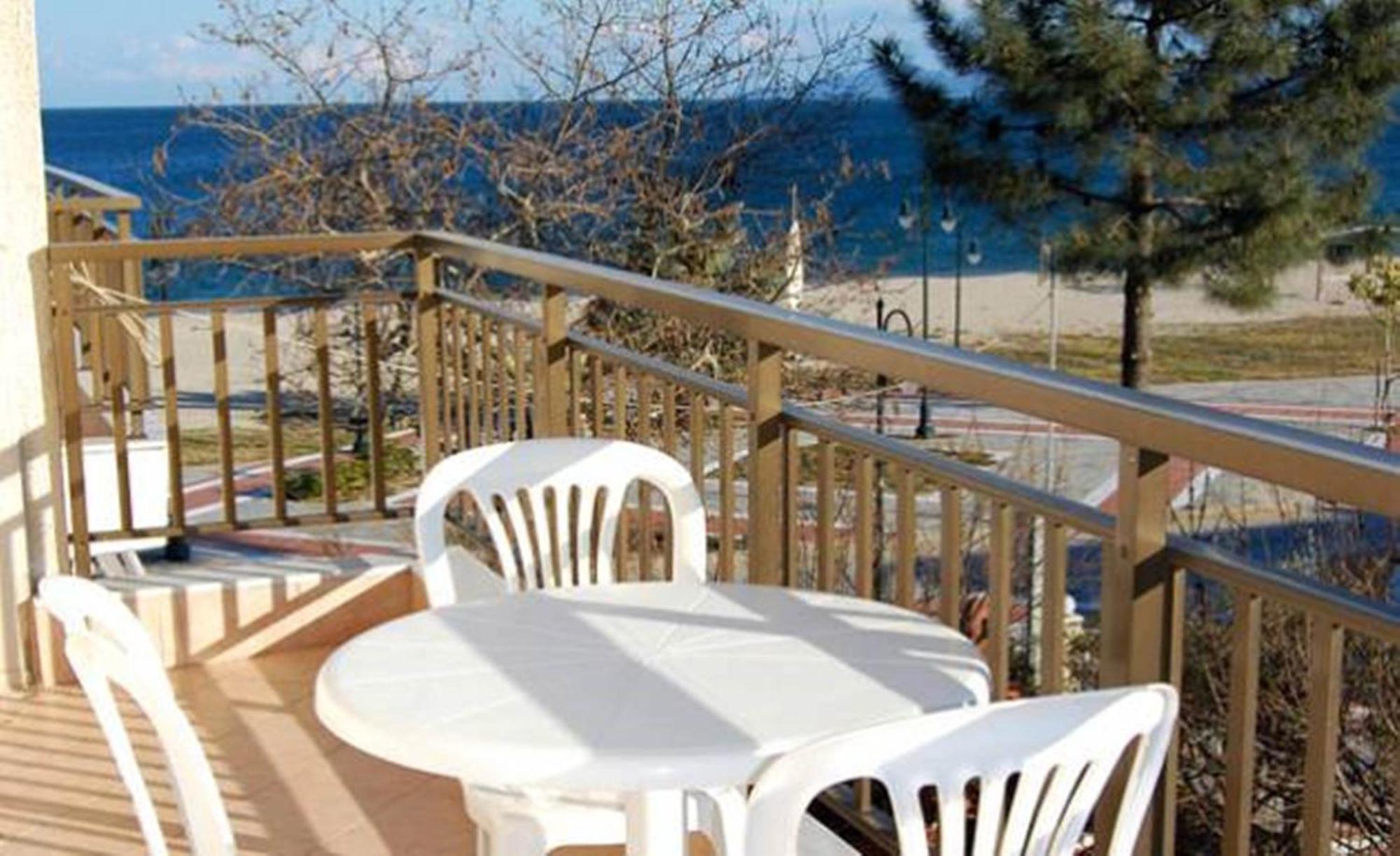 Melachrini Apartments Nea Vrasna Ruang foto
