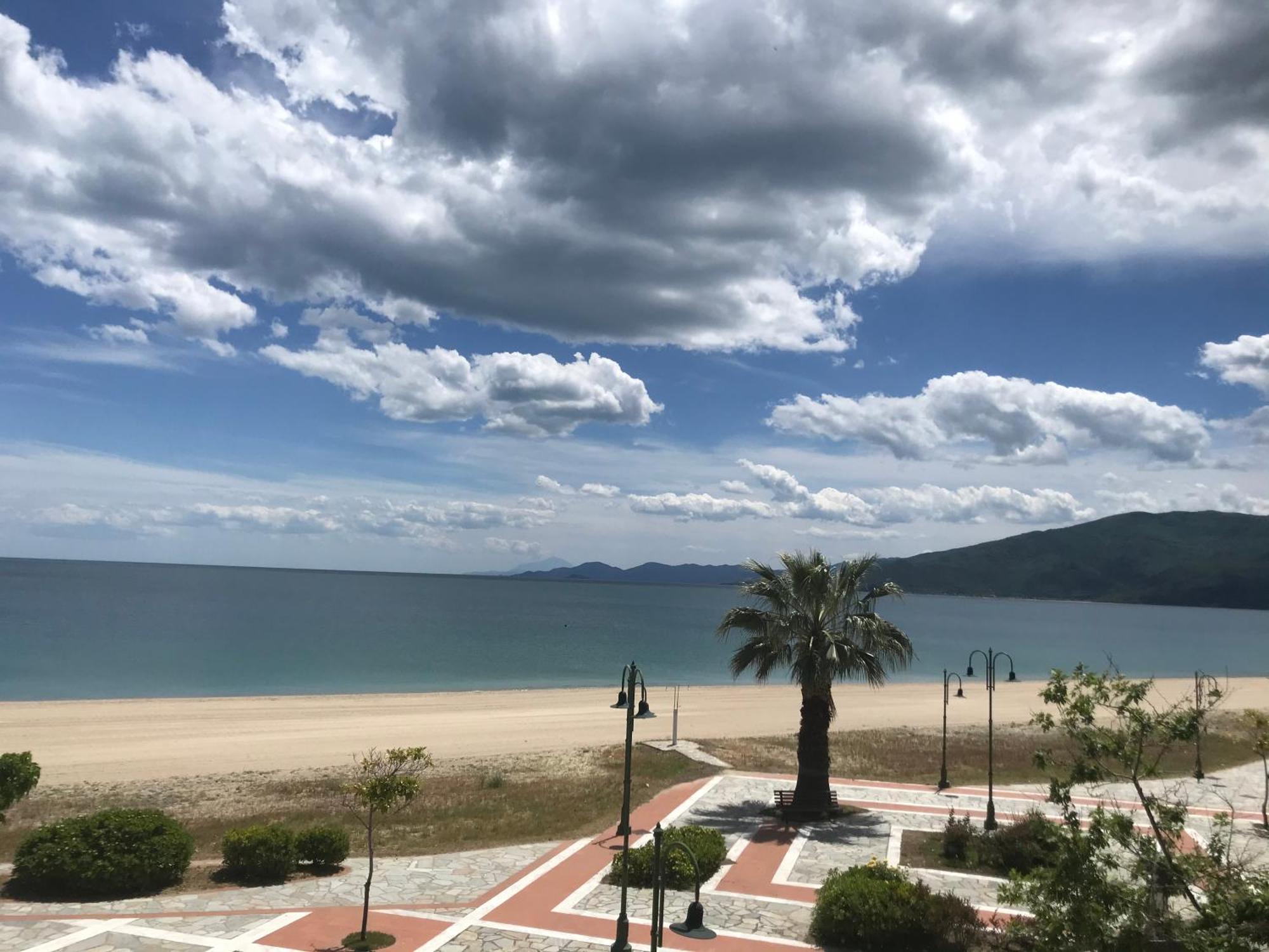 Melachrini Apartments Nea Vrasna Bagian luar foto