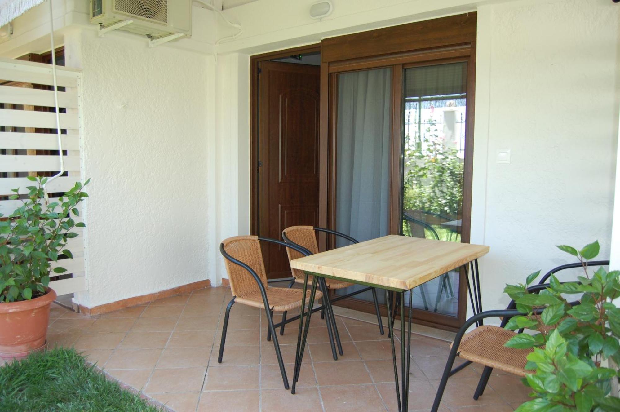 Melachrini Apartments Nea Vrasna Bagian luar foto